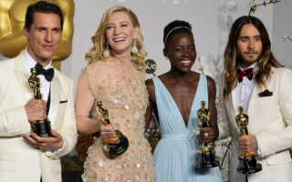 Мэтью Макконахи, Кейт Бланшет, Лупита Ньонго и Джаред Лето со статуэтками Оскара