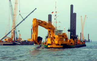 Понтонный экскаватор Liebherr P995 Litronic
