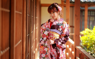 Азиатка в кимоно