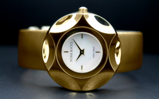 Женские часы Nina Ricci