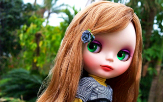 Кукла с зелеными глазами