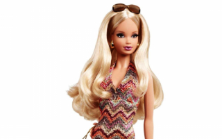 Барби в вязаном платье