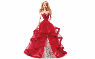 Барби в длинном красном платье