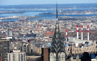 Крайслер-билдинг -  небоскрёб корпорации Chrysler.  Здание высотой 319 метров