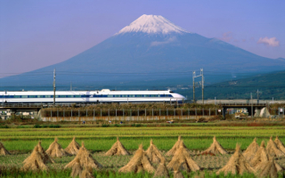 Высокоскоростной поезд в Японии