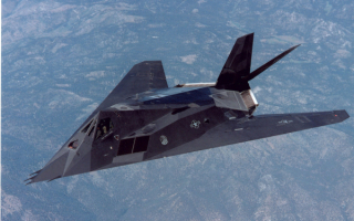 Lockheed F-117 - американский тактический малозаметный ударный самолёт