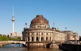 Музейный остров на реке Шпрее в Берлине