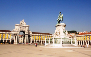 Площадь Коммерции в Лиссабоне