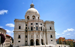 Церковь святой Энграции в Лиссабоне