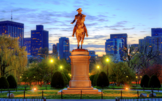 Статуя Джорджа Вашингтона в Бостоне