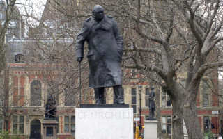 Памятник Черчилю в Лондоне