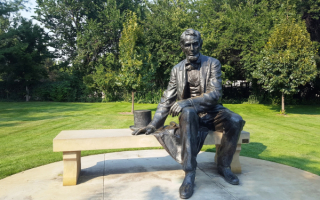 Памятник Аврааму Линкольну в Чикаго