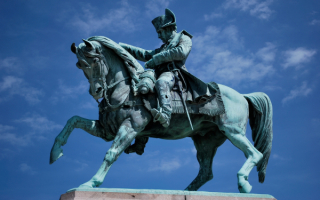 Памятник Наполеону в Шербуре. Нормандия