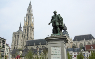 Статуя Питера Пауля Рубенса в Антверпене, Бельгия