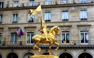 Статуя Жанны д’Арк в Париже