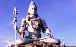 Статуя бога Шивы, Индия