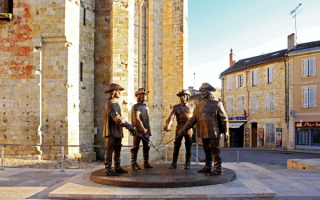 Памятник мушкетерам, Гасконь, Франция