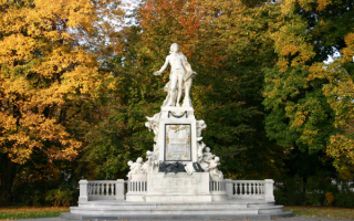 Памятник Моцарту в Вене