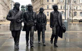 Памятник Битлз в Ливерпуле