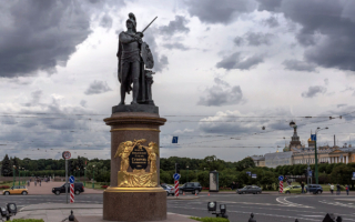 Памятник Суворову в Санкт-Петербурге