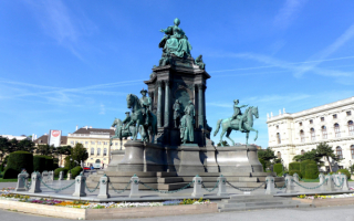 Памятник Марии Терезии в Вене