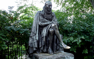 Памятник Мишелю Монтеню