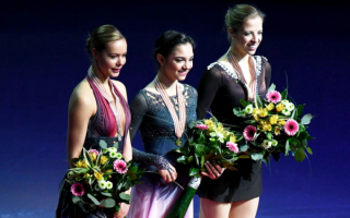 Анна Погорилая,   Евгения Медведева и Каролина Костнер - медалистки чемпионата Европы 2017