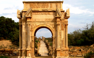 Древняя арка в Ливии