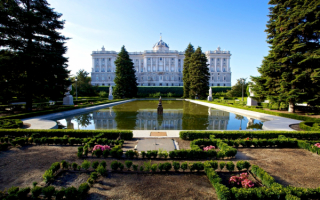 Сад у королевского дворца в Мадриде