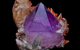 Камень аметист