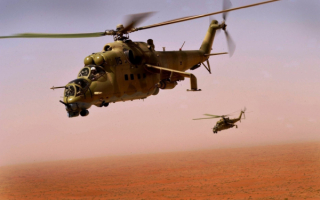 Вертолеты Ми-35 над пустыней
