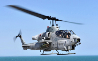 Bell AH-1 Super Cobra - американский ударный вертолёт