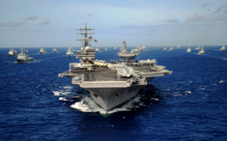 Военные корабли в Тихом океане