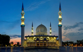 Мечеть Султана Салахуддина Абдуль Азиза  в Селангоре, Малайзия