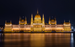 Здание парламента в Будапеште