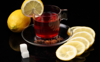 Сладкий чай с лимоном