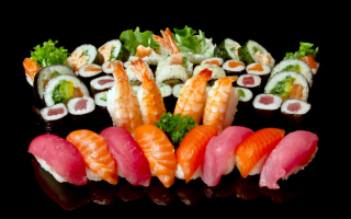 Вкусные суши и роллы