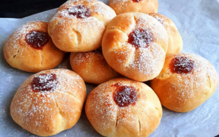 Булочки с вареньем