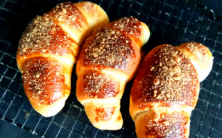 Рогалики в сладкой крошке
