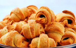 Рогалики со сливовым джемом