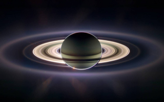 Сияние колец Сатурна