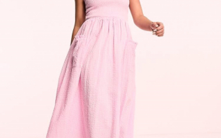 Розовое платье миди