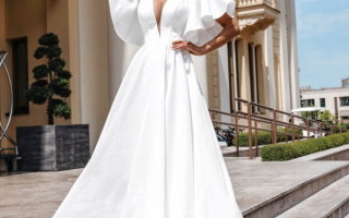 Свадебное платье без рукавов с V-вырезом со шлейфом
