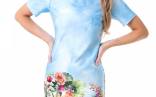Голубое летнее платье с цветочным принтом